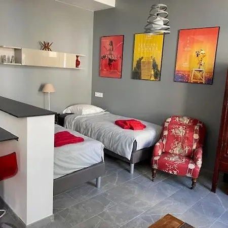 Cannes, Le Suquet Apartment *